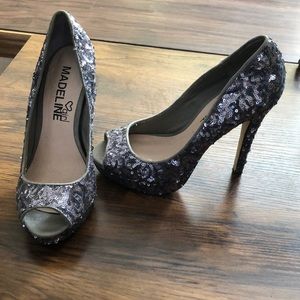 Madeline Girl open toe sequence high heel. Size 6.5. 5” heel.